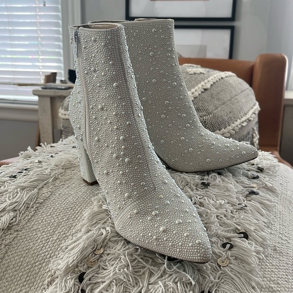 CADY IVORY WHITE BOOTS - Picture 11 of 12
